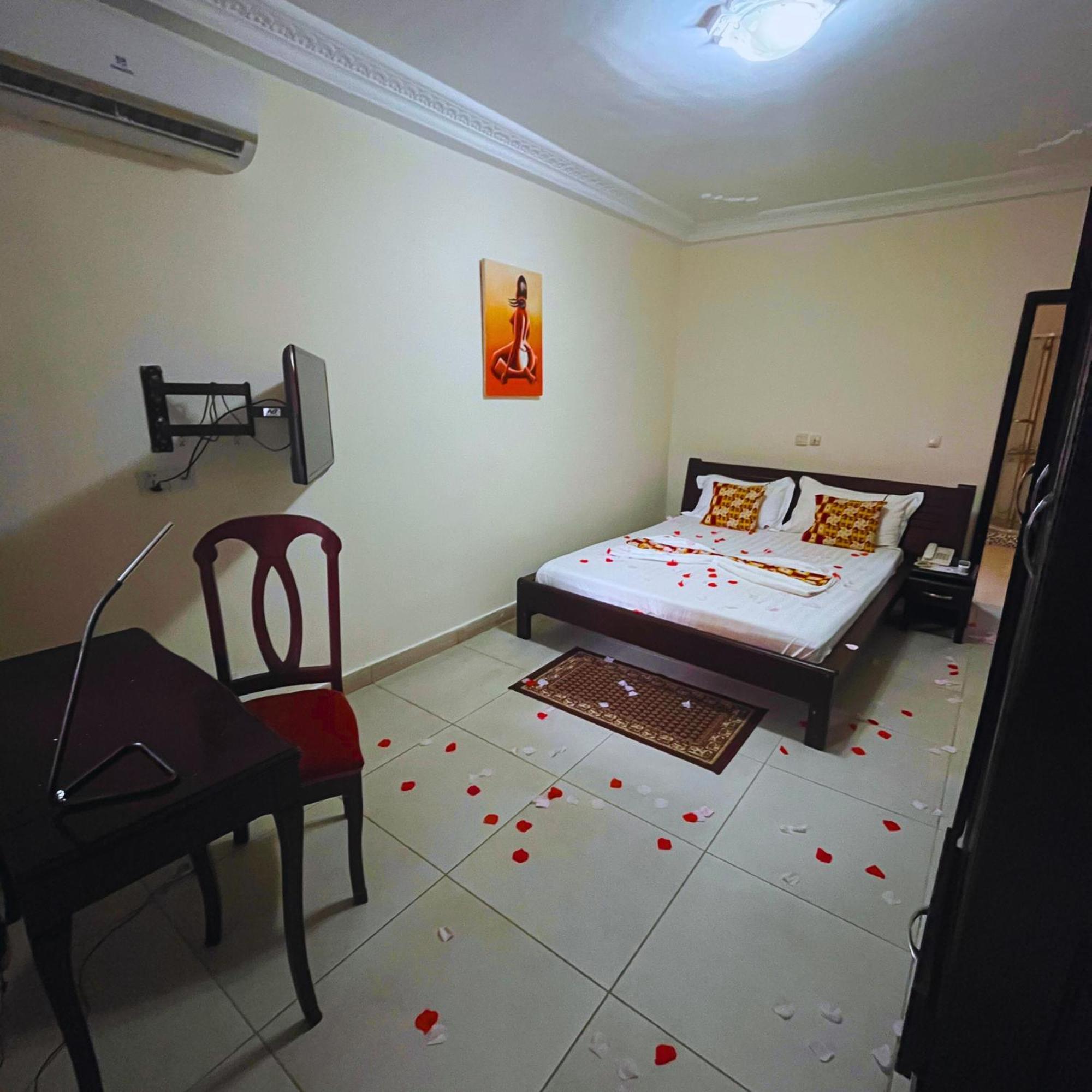 אבידג'אן Cypa Hotel מראה חיצוני תמונה